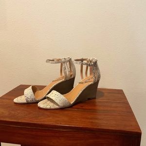 Tahari snake print wedge sandal 6.5